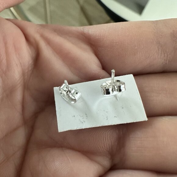 NEW 925 Sterling Silver Green Heart Zircons Small Earrings - Picture 4 of 9